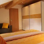 Апартаменты Haus Dorf 7 *